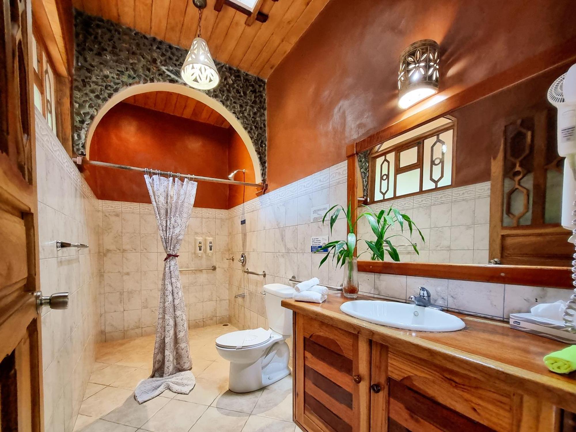 Hotel Claro De Luna Monteverde Eksteriør bilde